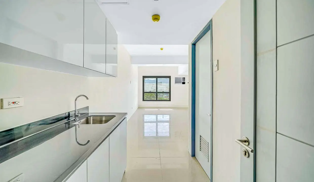 SRBJT3 Spacious Studio Unit with Modern Minimalist Design in Mandaue City - Cebu Grand Realty (1)