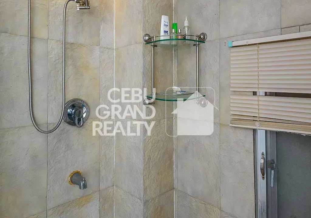 SRBML101 Stylish Multi-Level Home with Scenic Outdoor Views - Cebu Grand Realty (16)