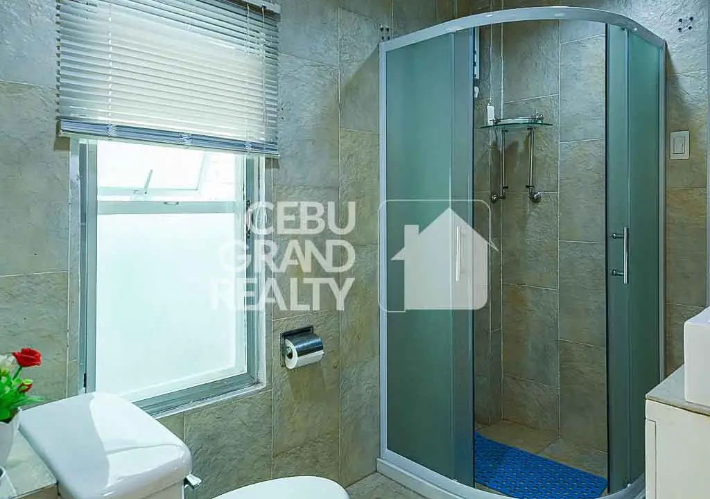 SRBML101 Stylish Multi-Level Home with Scenic Outdoor Views - Cebu Grand Realty (19)