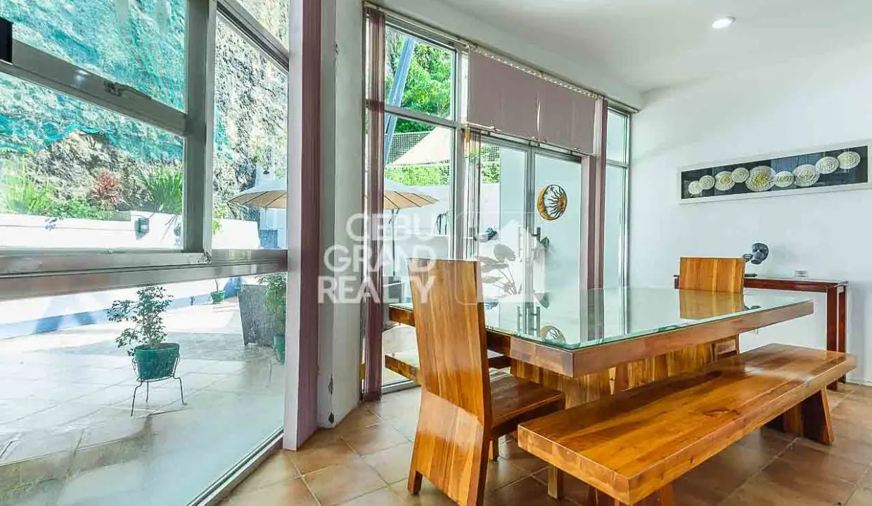 SRBML101 Stylish Multi-Level Home with Scenic Outdoor Views - Cebu Grand Realty (6)