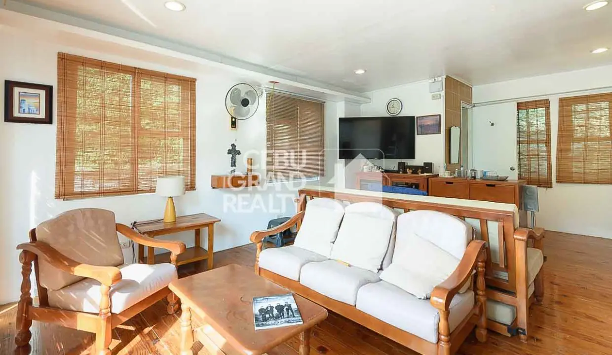 SRBML101 Stylish Multi-Level Home with Scenic Outdoor Views - Cebu Grand Realty (8)