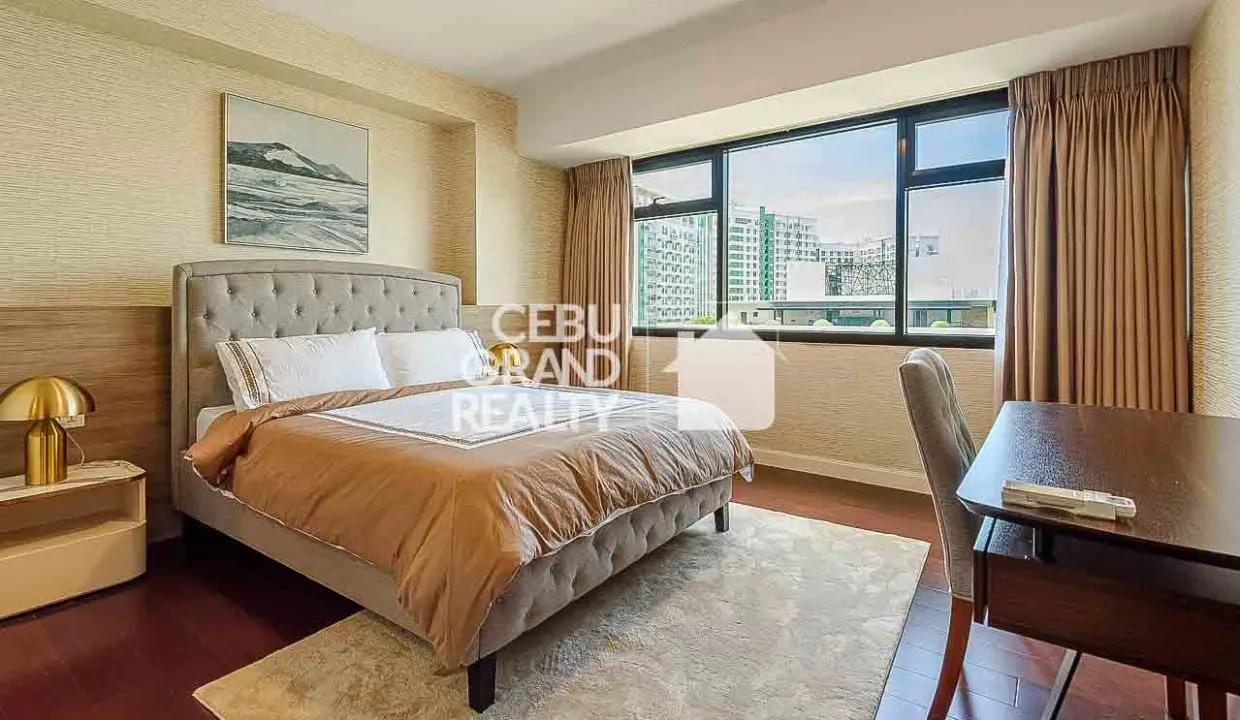 RCALC34 Luxury High-Rise Condo with Stunning City Skyline View in The Alcoves - Cebu Grand Realty (6)