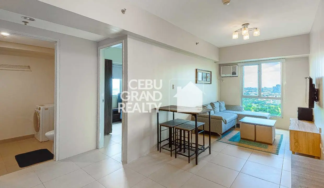 RCAR25 Sleek Modern Condo with Stunning City Views in Avida Towers Riala - Cebu Grand Realty (1)