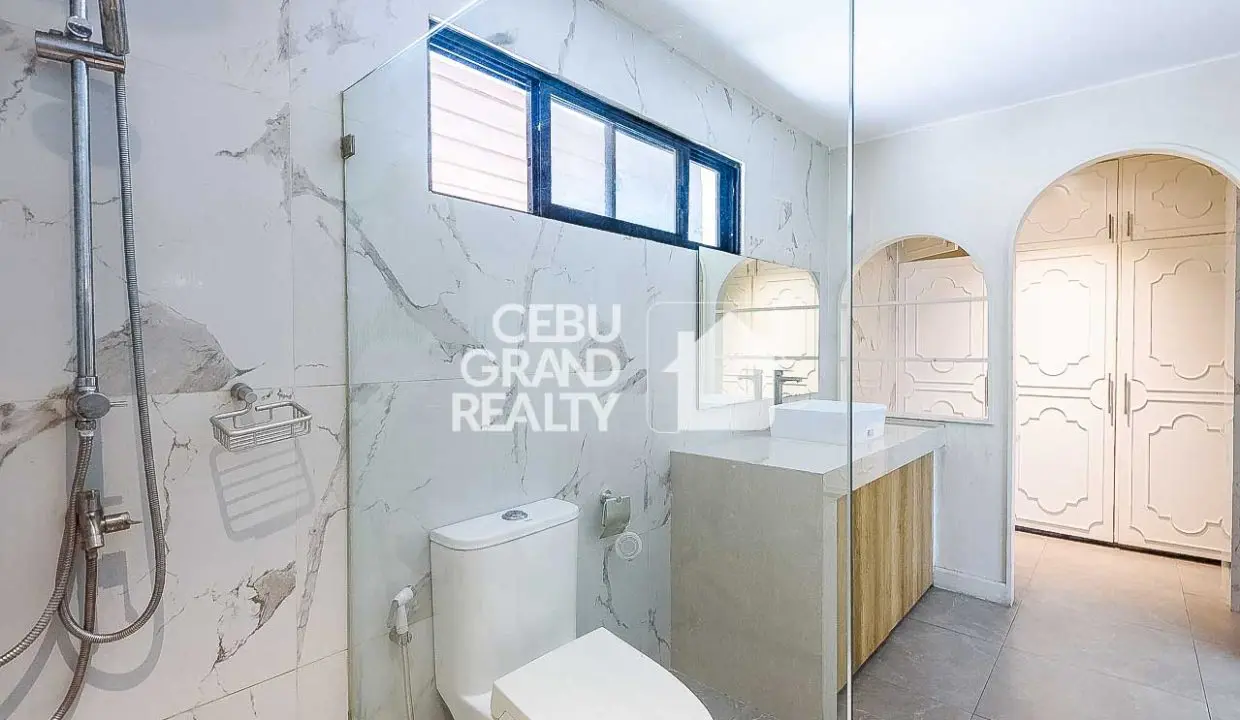 RHALP1 Sleek Residential Home with Secure Spacious Driveway Parking in Lahug - Cebu Grand Realty (18)