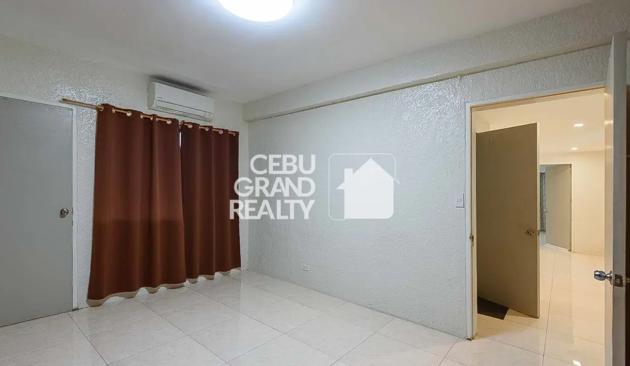 RHALP1 Sleek Residential Home with Secure Spacious Driveway Parking in Lahug - Cebu Grand Realty (9)