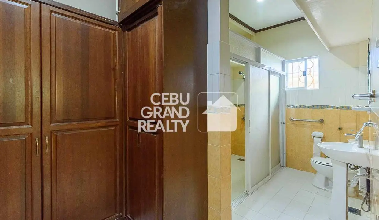 RHSUH6 Elegant Family Home with Ample Outdoor Space in Talamban - Cebu Grand Realty (10)