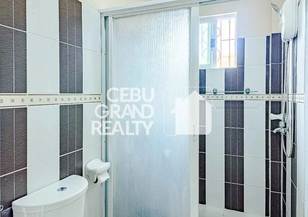 RHSUH6 Elegant Family Home with Ample Outdoor Space in Talamban - Cebu Grand Realty (21)