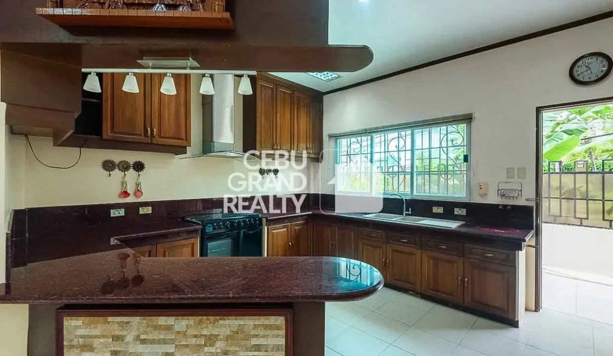 RHSUH6 Elegant Family Home with Ample Outdoor Space in Talamban - Cebu Grand Realty (6)