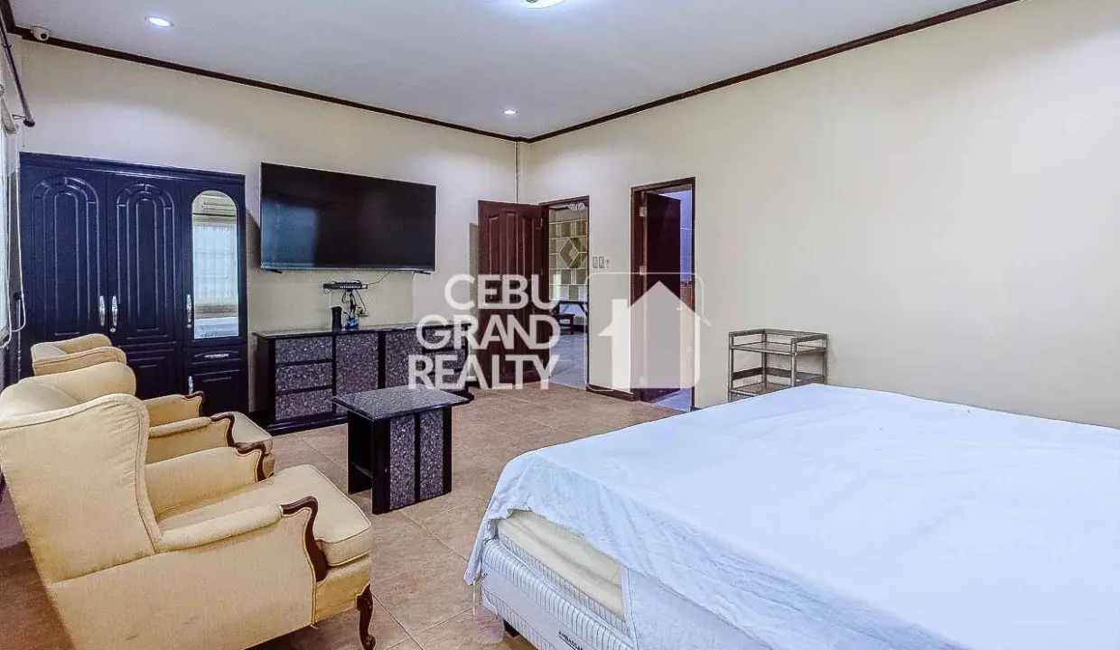 RHSUH6 Elegant Family Home with Ample Outdoor Space in Talamban - Cebu Grand Realty (9)