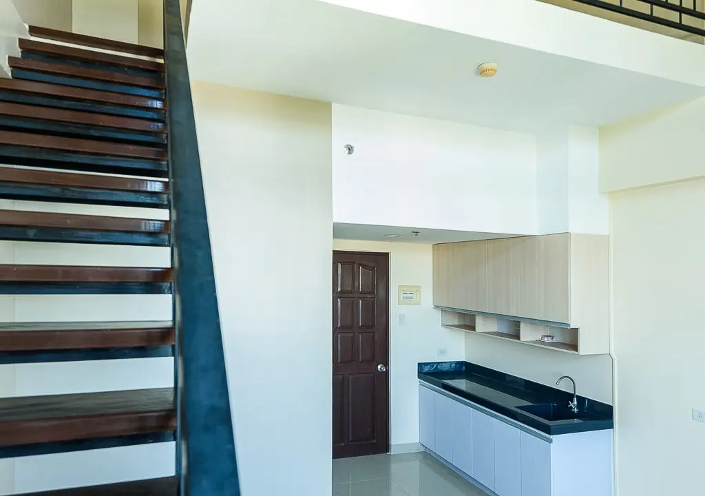 SRBEN3 Spacious Loft Condo with Stunning City Views in Mandaue - Cebu Grand Realty (6)