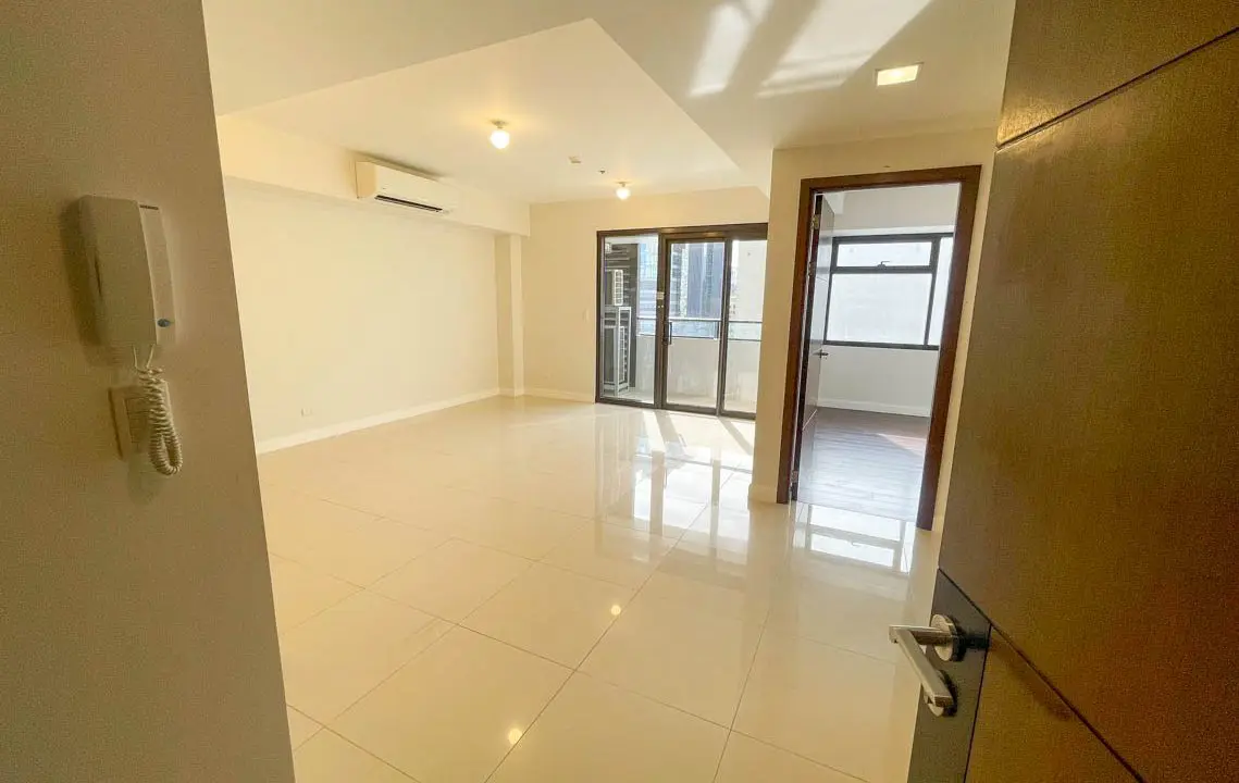 SRDALC1 Luxurious Condo with Panoramic City Views in The Alcoves - Cebu Grand Realty (1)