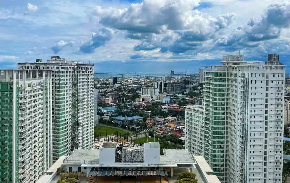 SRDALC1 Luxurious Condo with Panoramic City Views in The Alcoves - Cebu Grand Realty (7)