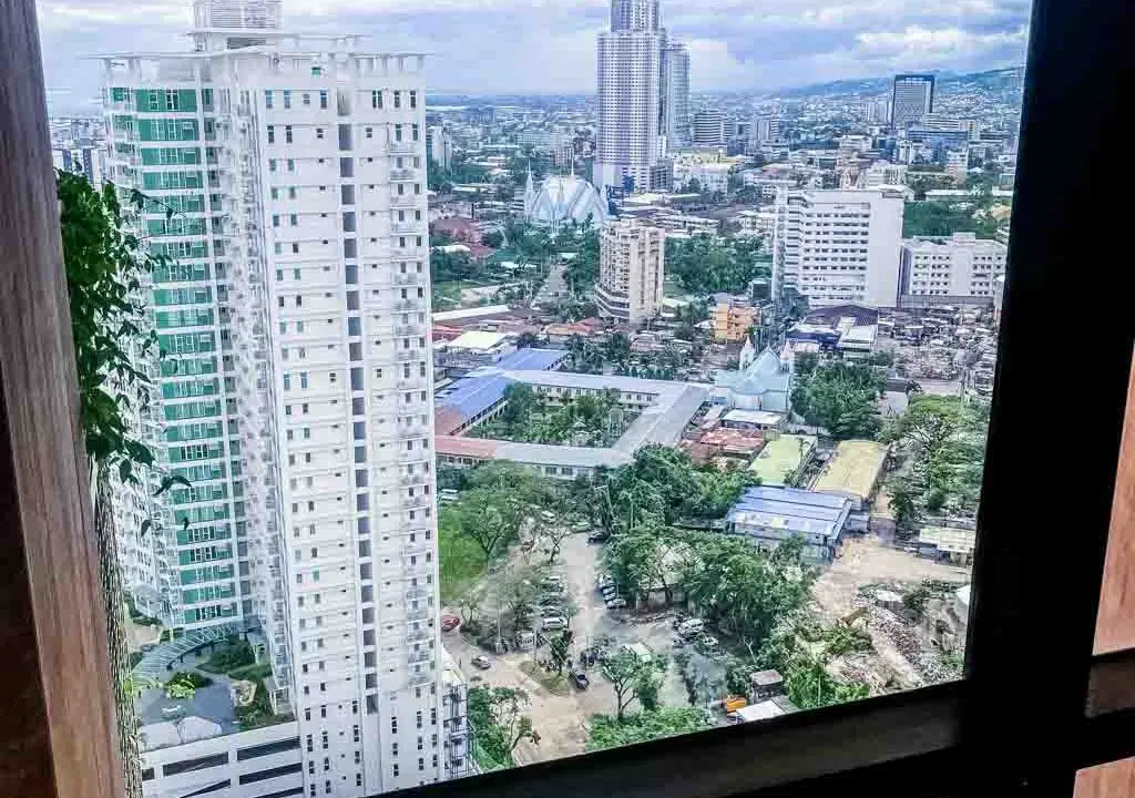 SRDALC1 Luxurious Condo with Panoramic City Views in The Alcoves - Cebu Grand Realty (8)