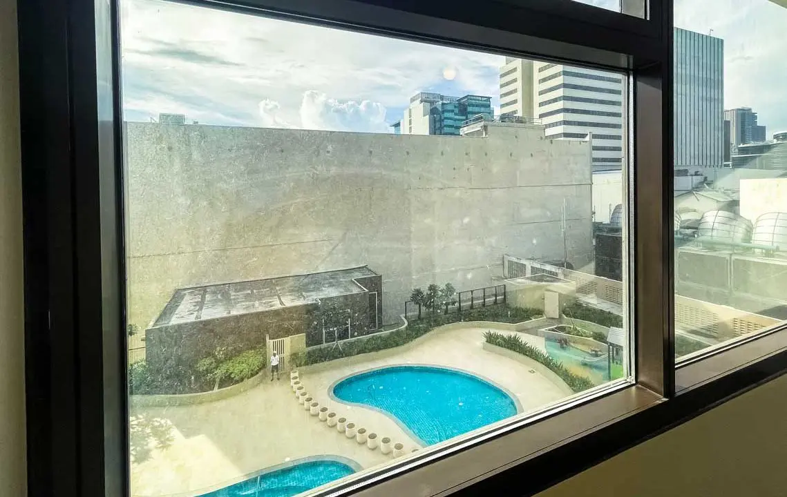 SRDALC2 Sophisticated Condo with Expansive Views in The Alcoves - Cebu Grand Realty (4)