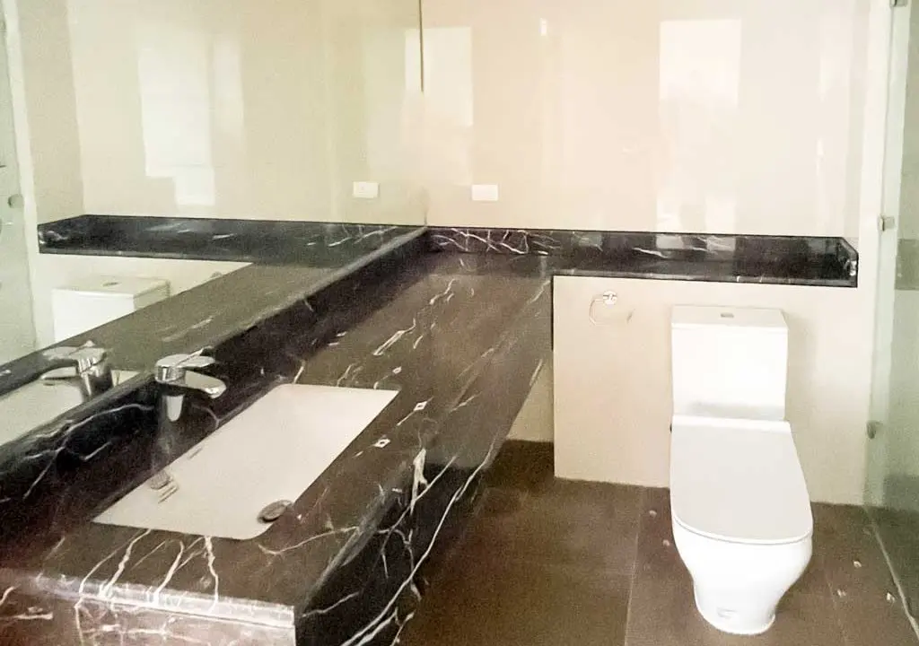 SRDALC4 Stunning 1 Bedroom Condo with Premium Amenities in the Alcoves - Cebu Grand Realty (11)