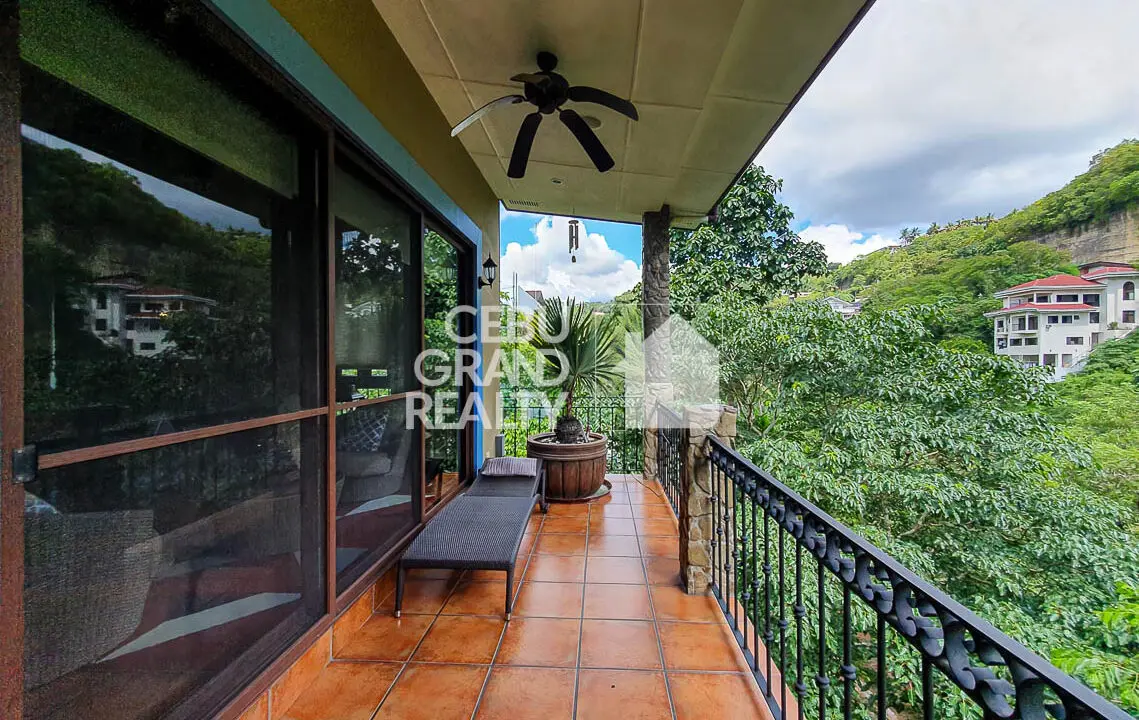 RHML77 Overlooking 4 Bedroom House with Swimming Pool for Rent in Maria Luisa Park- Cebu Grand Realty (13)