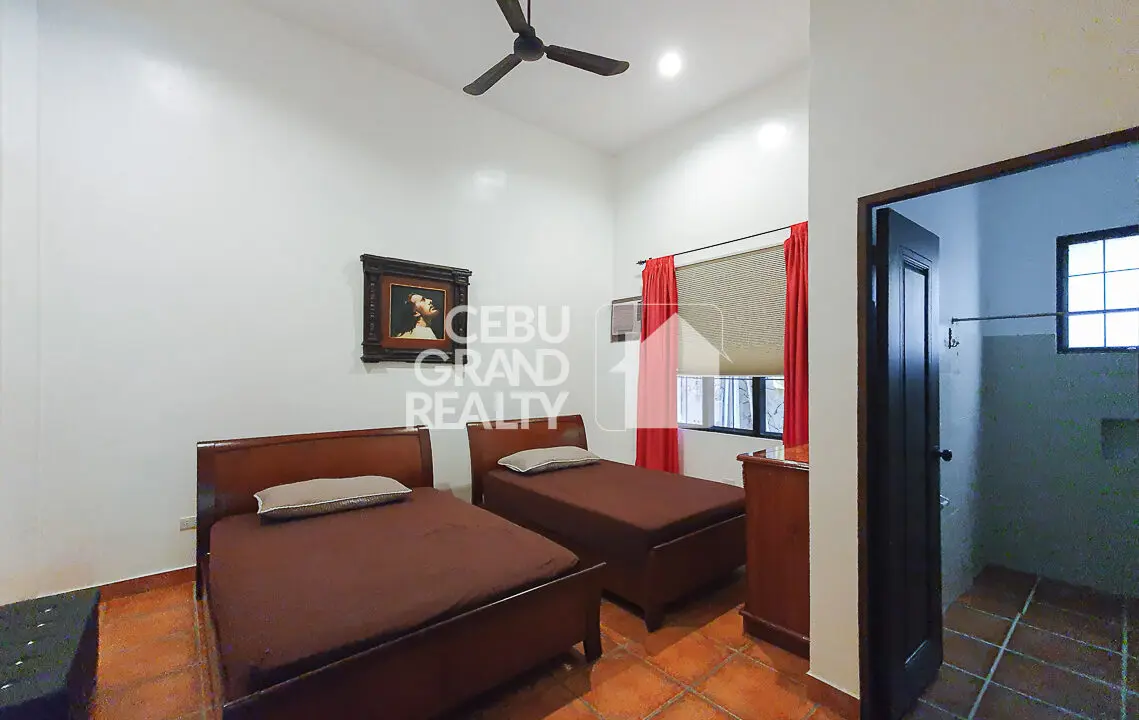 RHML77 Overlooking 4 Bedroom House with Swimming Pool for Rent in Maria Luisa Park- Cebu Grand Realty (6)