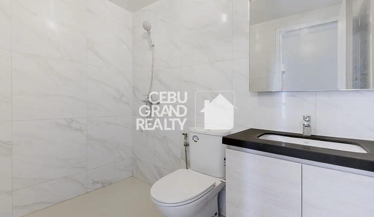 SRBMB4 Modern High-Rise Condo with En-Suite Bathrooms In Mandani Bay- Cebu Grand Realty (20)