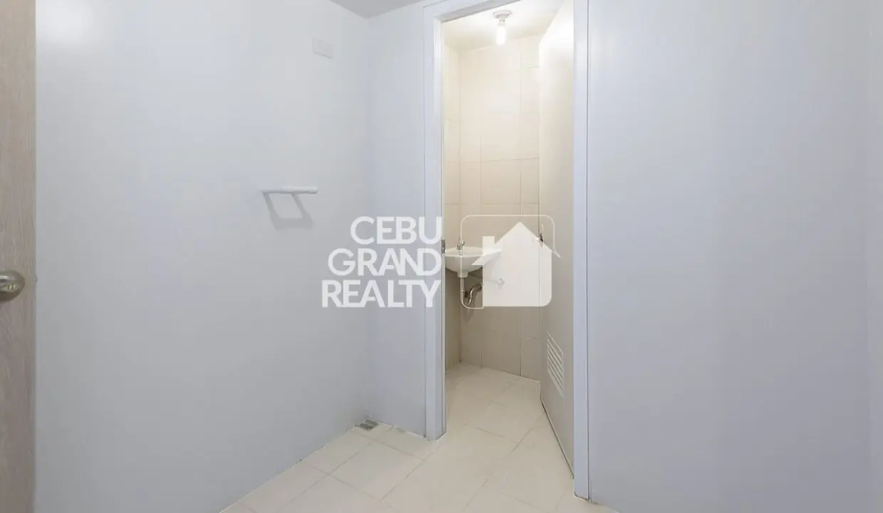 SRBMB4 Modern High-Rise Condo with En-Suite Bathrooms In Mandani Bay- Cebu Grand Realty (22)