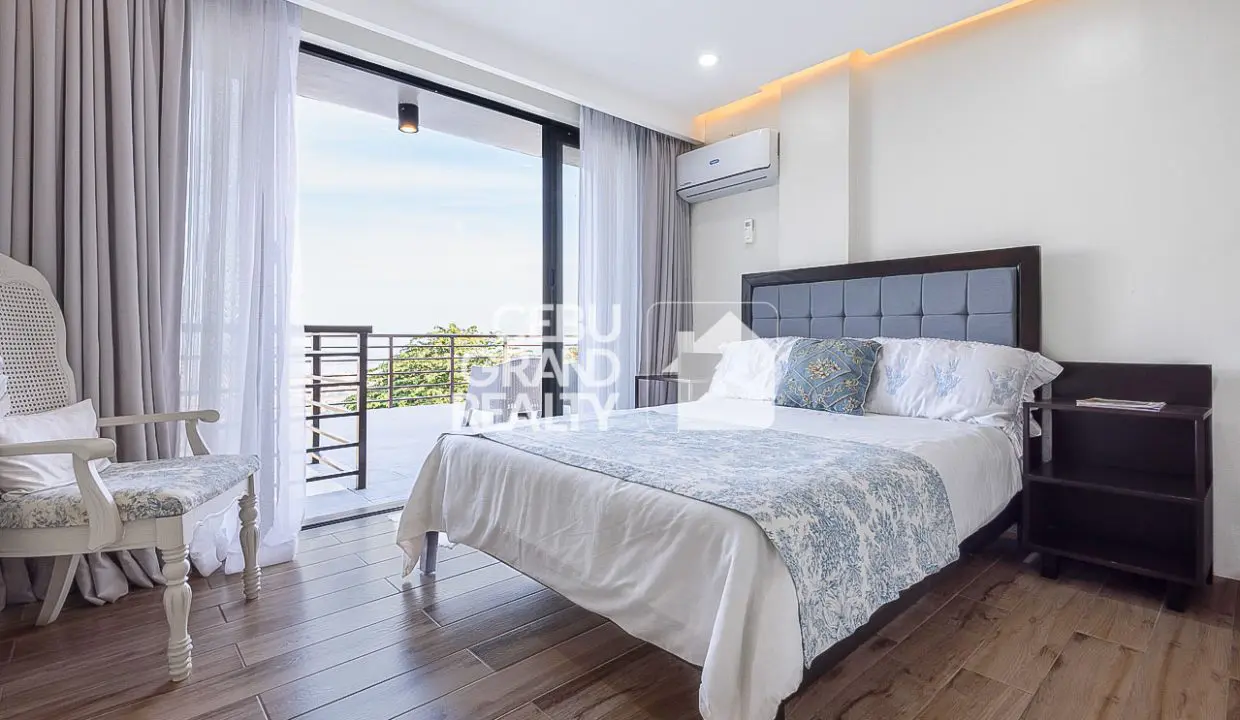 SRBPM1 Luxury Hillside Residence with Ocean and City Views at The Monterazzas - Cebu Grand Realty (21)