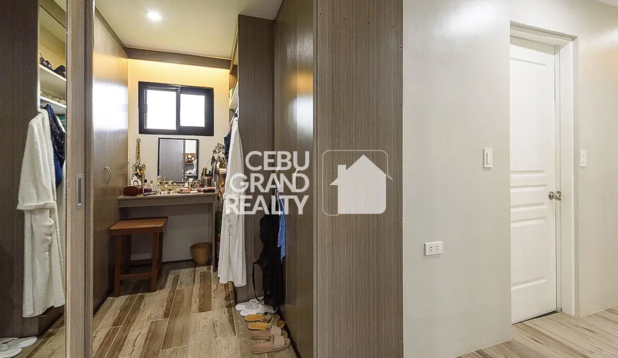 SRBPM1 Luxury Hillside Residence with Ocean and City Views at The Monterazzas - Cebu Grand Realty (32)