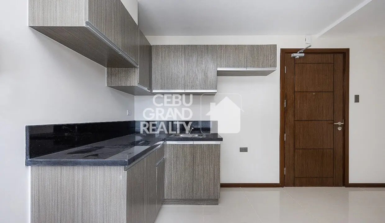 SRBGRC2 Bright and Spacious Condo in Galleria Residences - Cebu Grand Realty 6