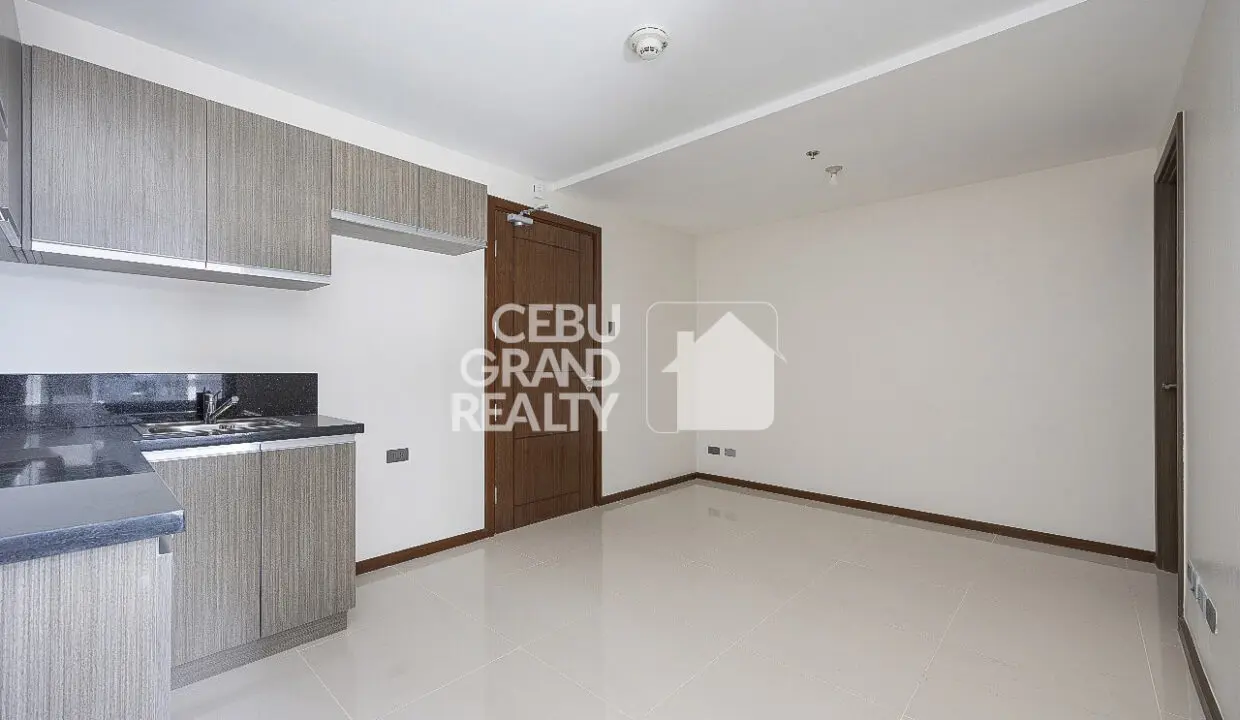 SRBGRC2 Bright and Spacious Condo in Galleria Residences - Cebu Grand Realty 7