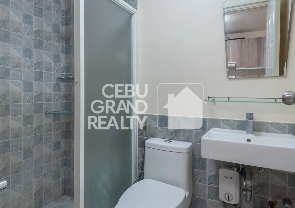 RCGR4 Furnished Studio with Balcony and City View in Grand Residences - Cebu Grand Realty 9