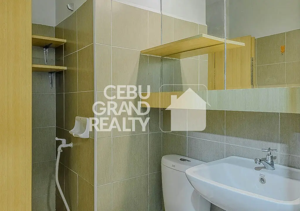 RCMRB3 Prime Location 1 Bedroom Condo at Midori Residences - Cebu Grand Realty 11