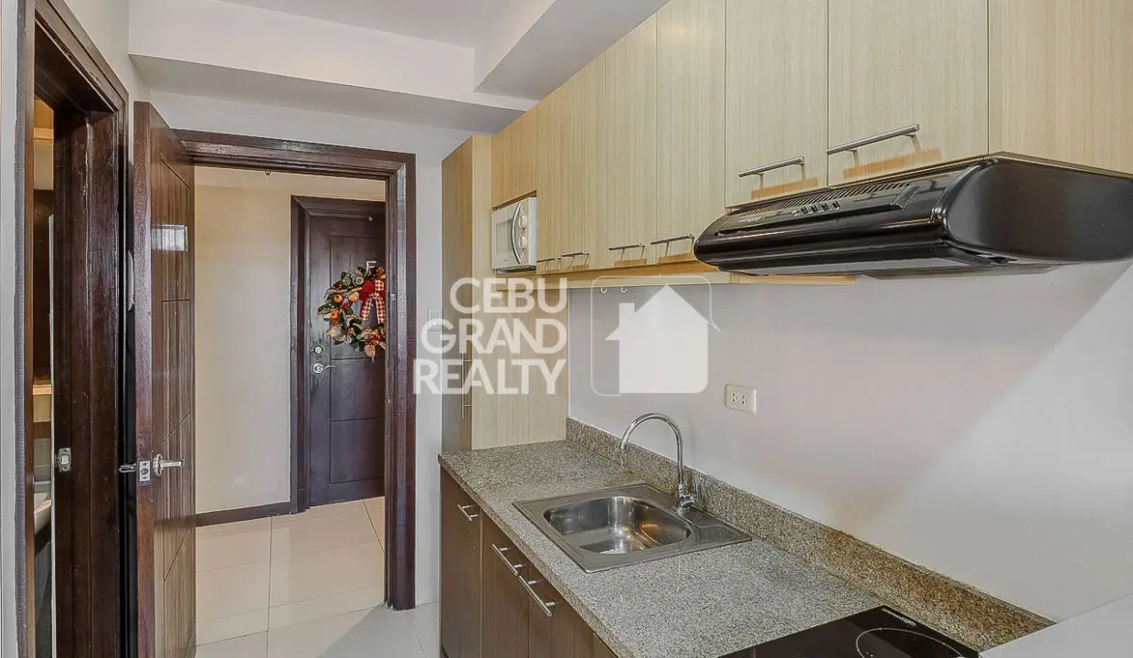 RCMRB3 Prime Location 1 Bedroom Condo at Midori Residences - Cebu Grand Realty 5