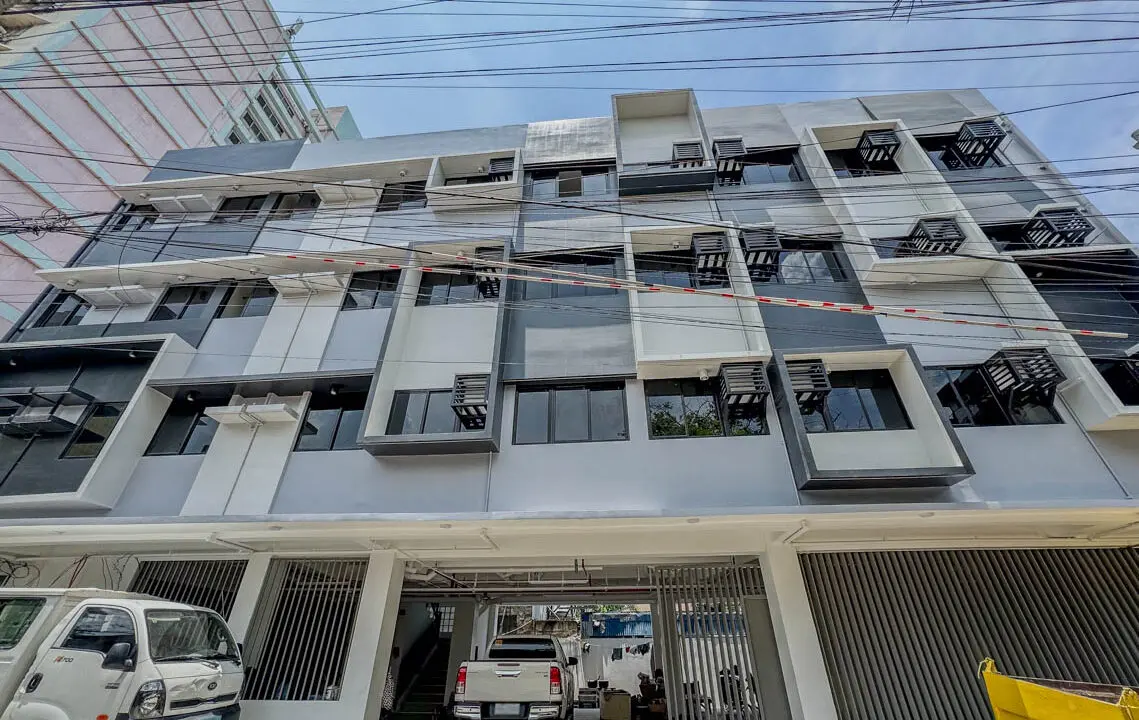 RCPEB1 Newly Built 4-Storey Building with Rooftop Deck in Cebu City - Cebu Grand Realty 1