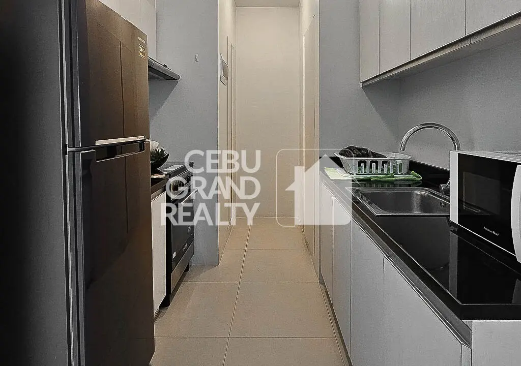 RCS64 Stylish and Fully Furnished 1 Bedroom Condo in Solinea - Cebu Grand Realty 5