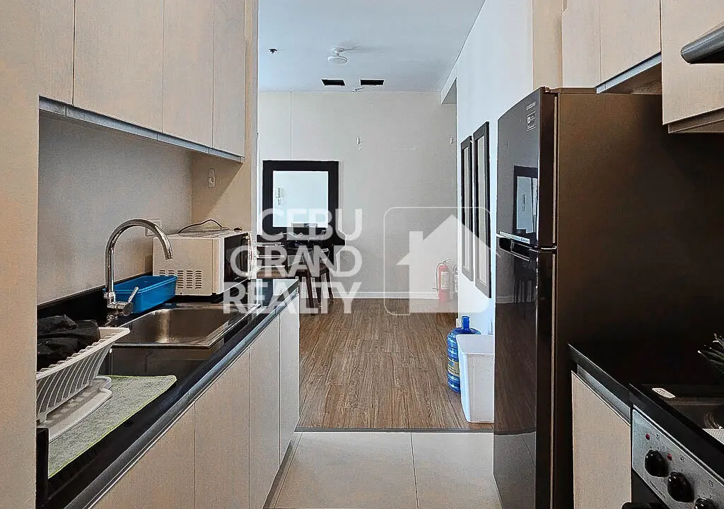 RCS64 Stylish and Fully Furnished 1 Bedroom Condo in Solinea - Cebu Grand Realty 7