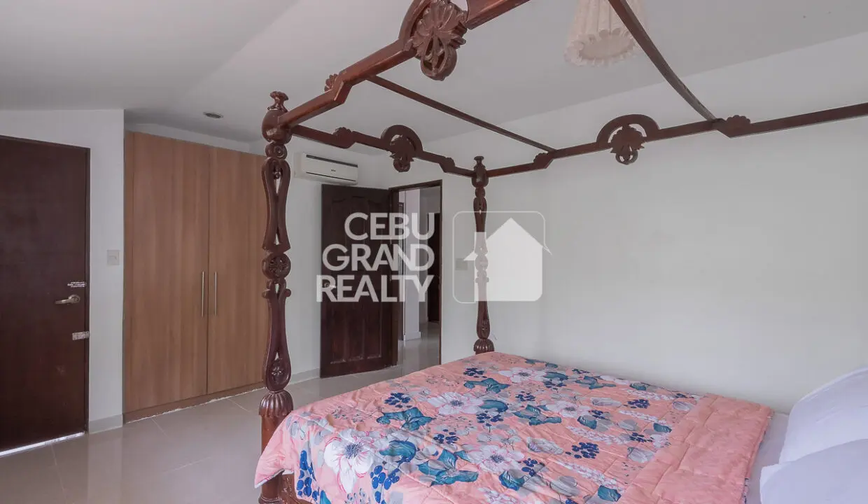 RHNH1 Tranquil House for Rent with Balcony and Pool in Lahug - Cebu Grand Realty 12