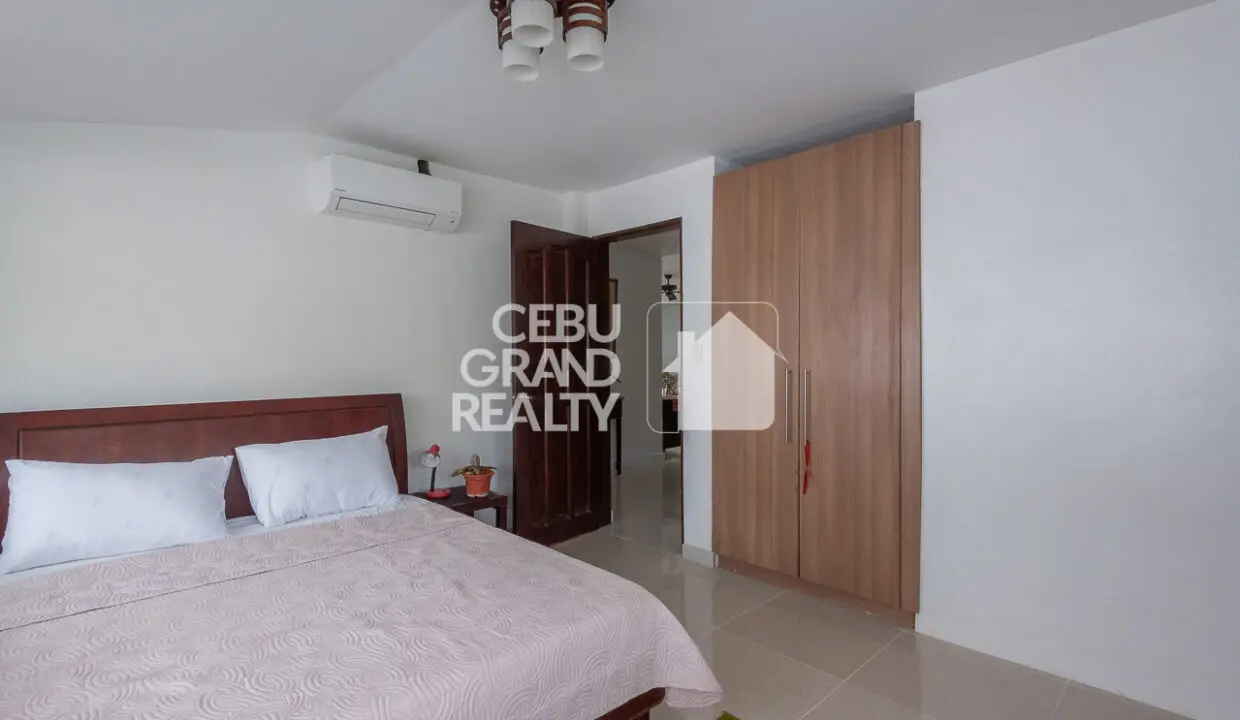 RHNH1 Tranquil House for Rent with Balcony and Pool in Lahug - Cebu Grand Realty 14