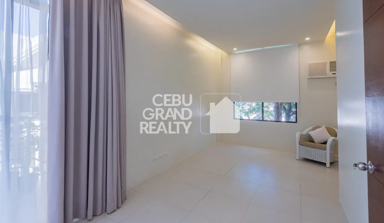 RHSF3 Bright and Stylish Townhouse for Rent in Banilad - Cebu Grand Realty 11