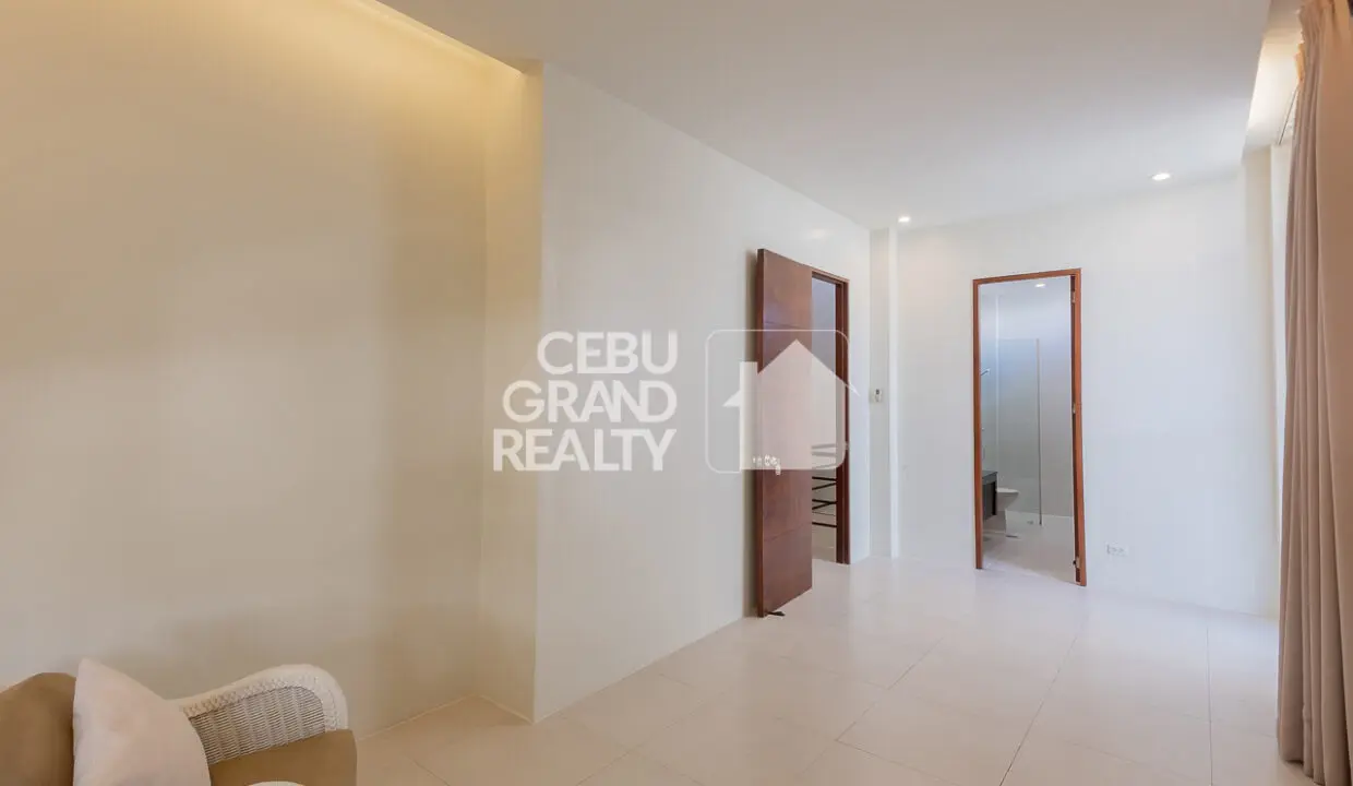 RHSF3 Bright and Stylish Townhouse for Rent in Banilad - Cebu Grand Realty 12