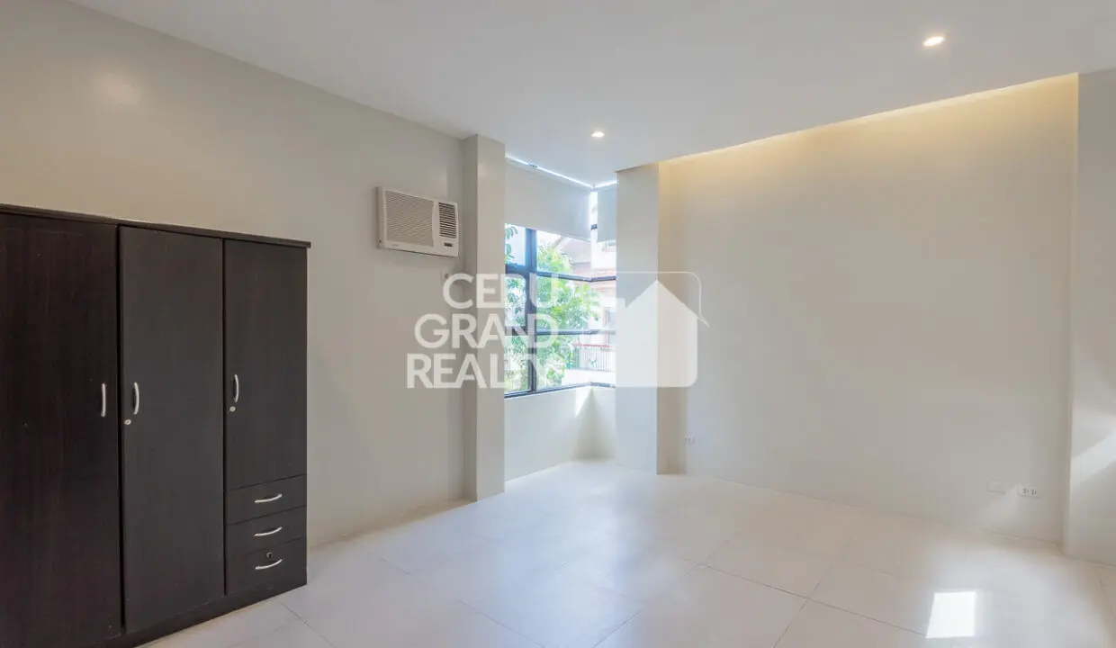 RHSF3 Bright and Stylish Townhouse for Rent in Banilad - Cebu Grand Realty 17