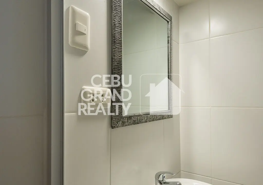 RHSF3 Bright and Stylish Townhouse for Rent in Banilad - Cebu Grand Realty 8