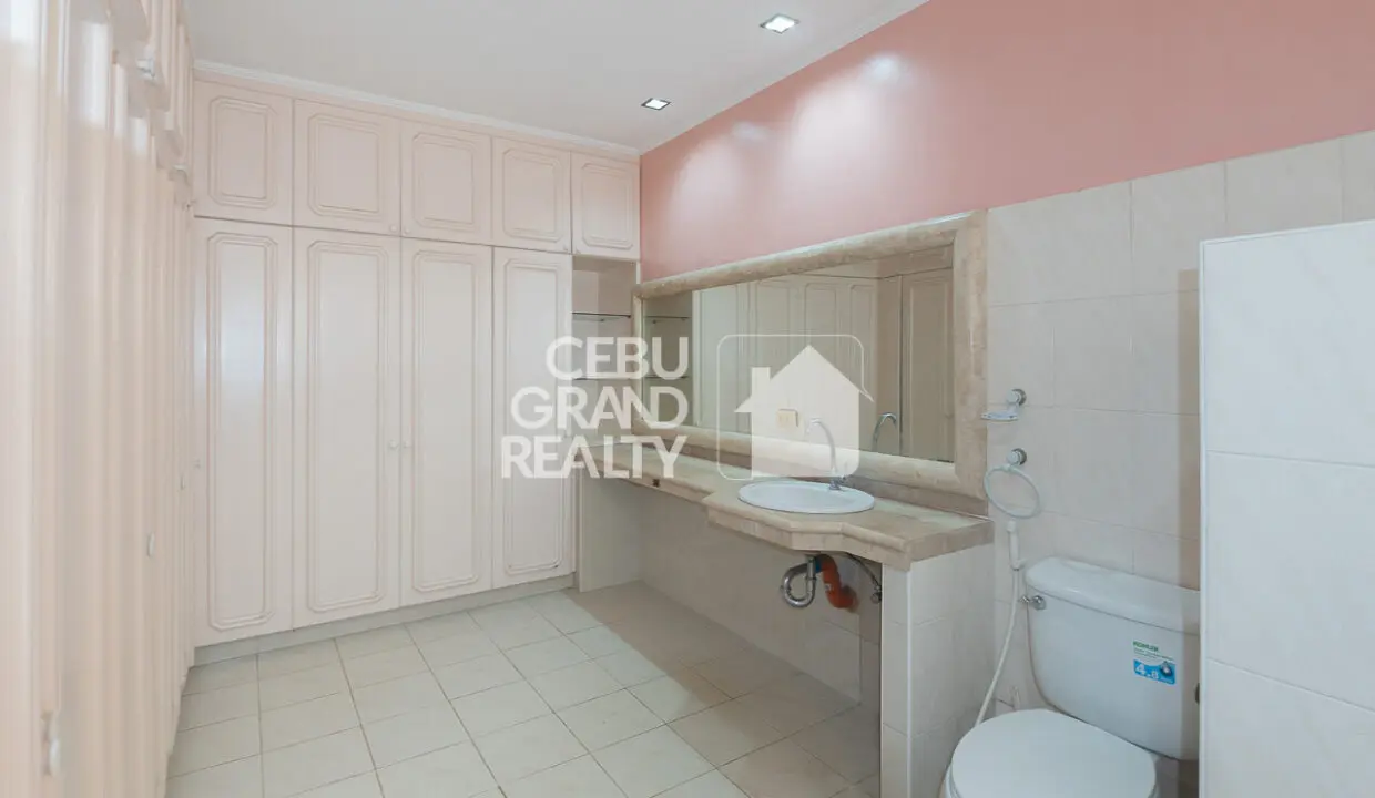 RHSN19 Peaceful and Convenient Family Home in Banilad - Cebu Grand Realty 19