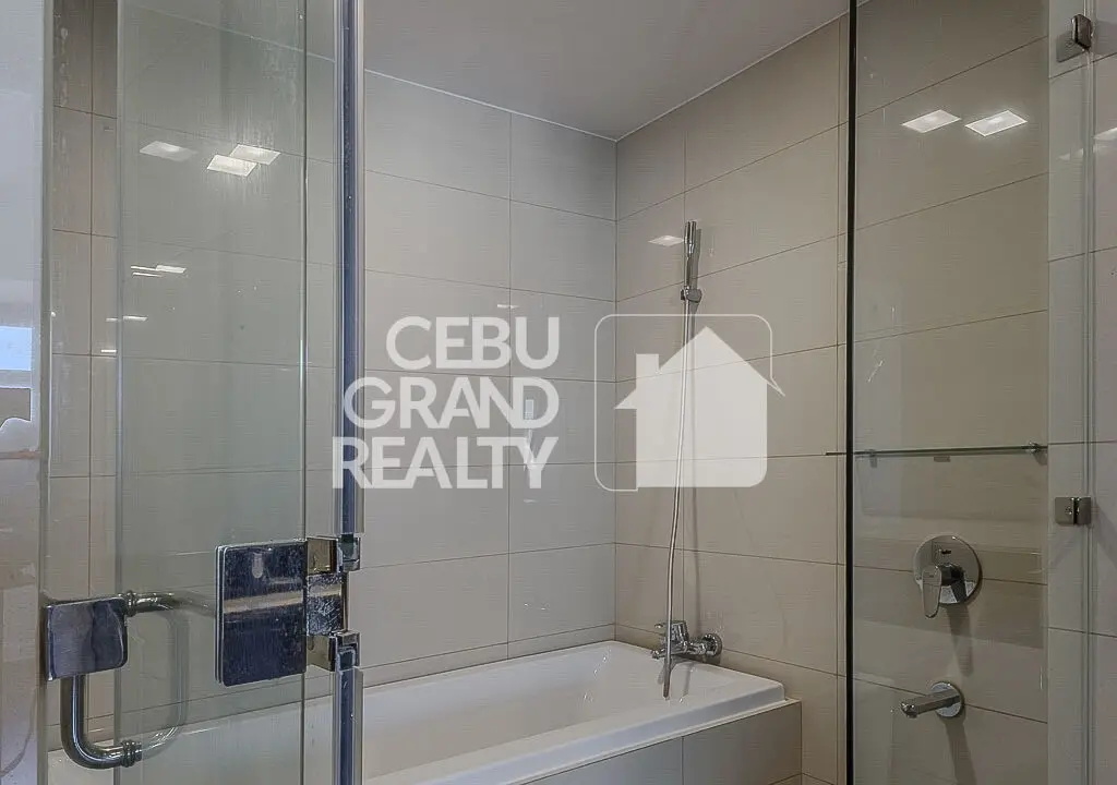 SRBAL21 Premium Condo in The Alcoves with Balcony Views - Cebu Grand Realty 13