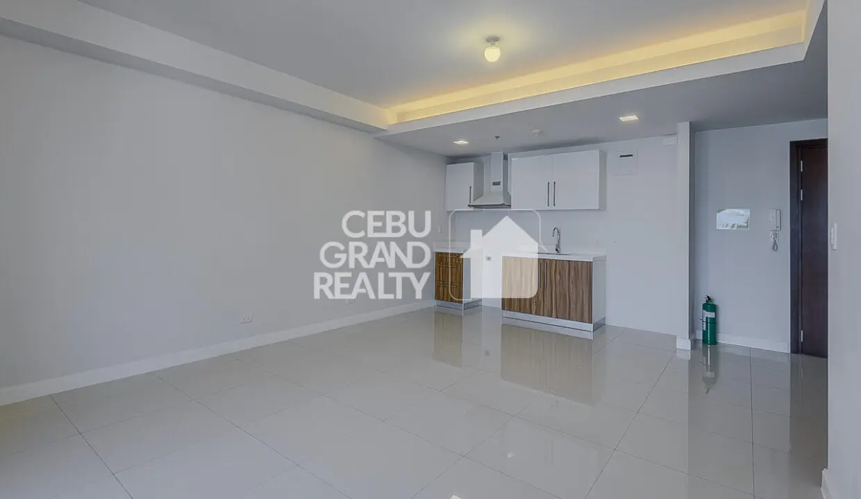 SRBAL21 Premium Condo in The Alcoves with Balcony Views - Cebu Grand Realty 2