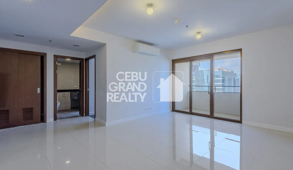 SRBAL21 Premium Condo in The Alcoves with Balcony Views - Cebu Grand Realty 4