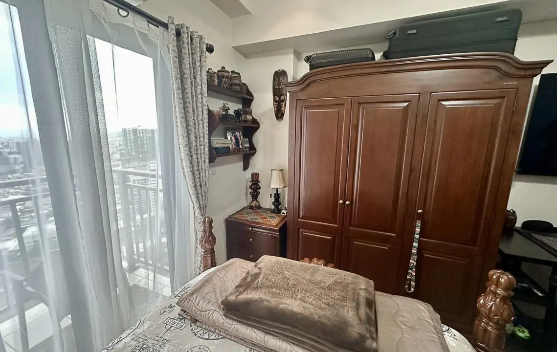 SRBGR3 Classic Studio with City View in Grand Residences - Cebu Grand Realty 4