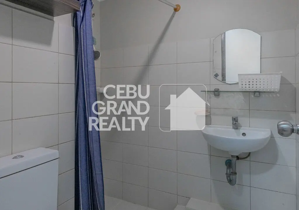 SRBOO2 Cozy and Convenient Studio Condo in One Oasis Cebu - Cebu Grand Realty 11