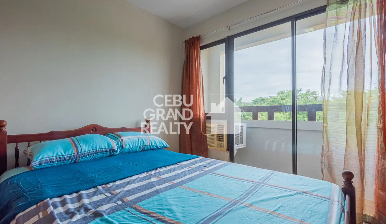 SRBOO3 Charming Studio Unit with Balcony in One Oasis - Cebu Grand Realty 1