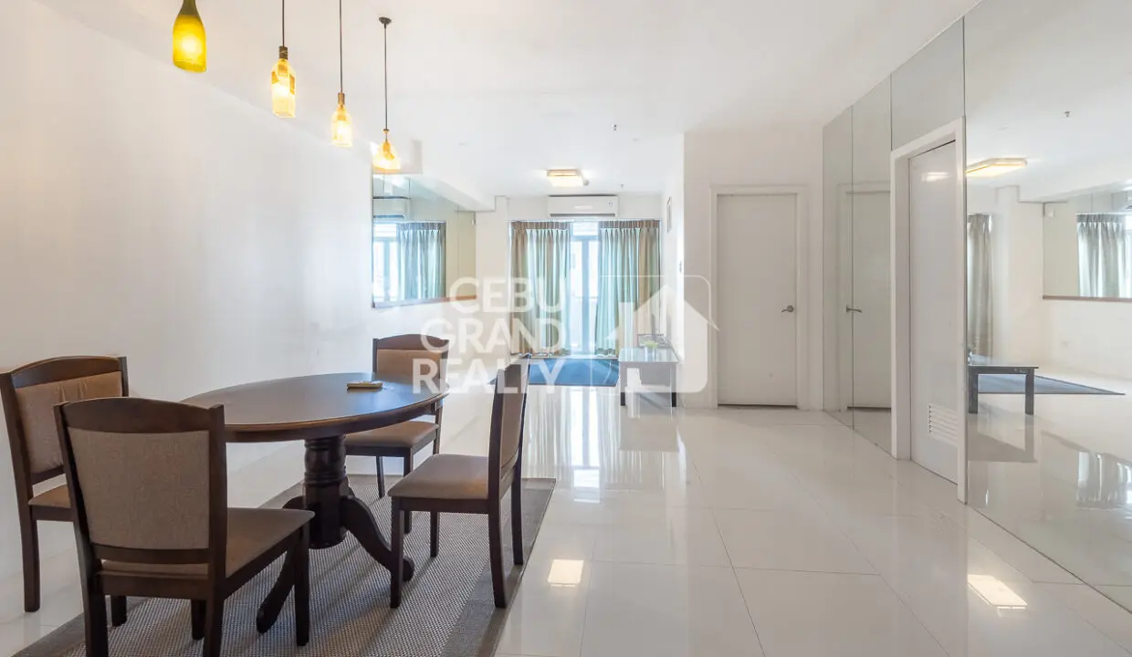 SRBQSM2 Spacious Condo with Modern Interiors in Queensland Manor - Cebu Grand Realty 2