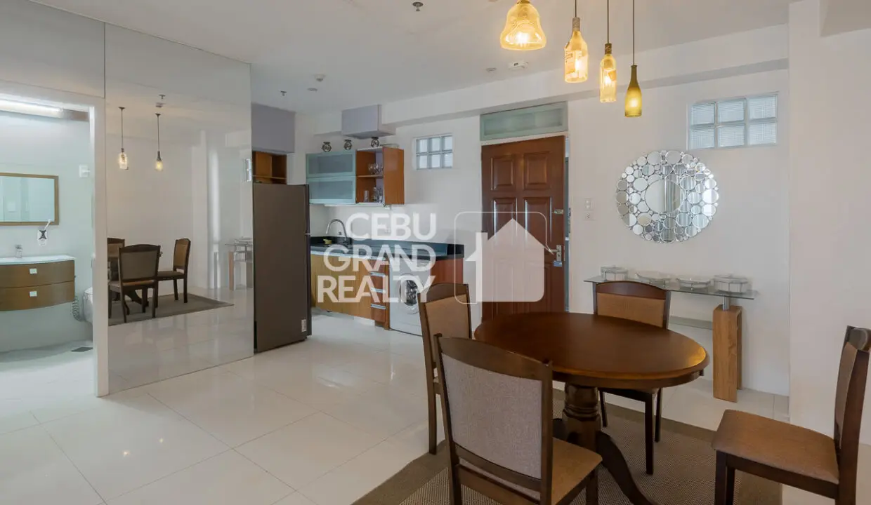 SRBQSM2 Spacious Condo with Modern Interiors in Queensland Manor - Cebu Grand Realty 3