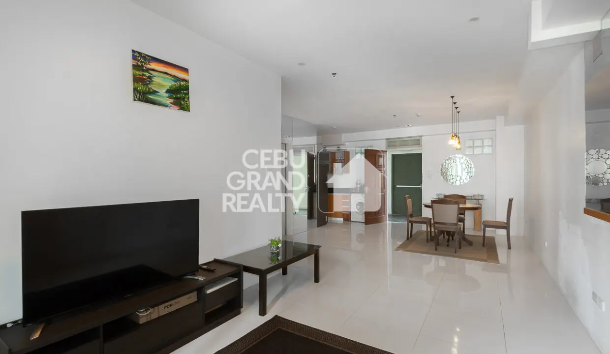 SRBQSM2 Spacious Condo with Modern Interiors in Queensland Manor - Cebu Grand Realty 4