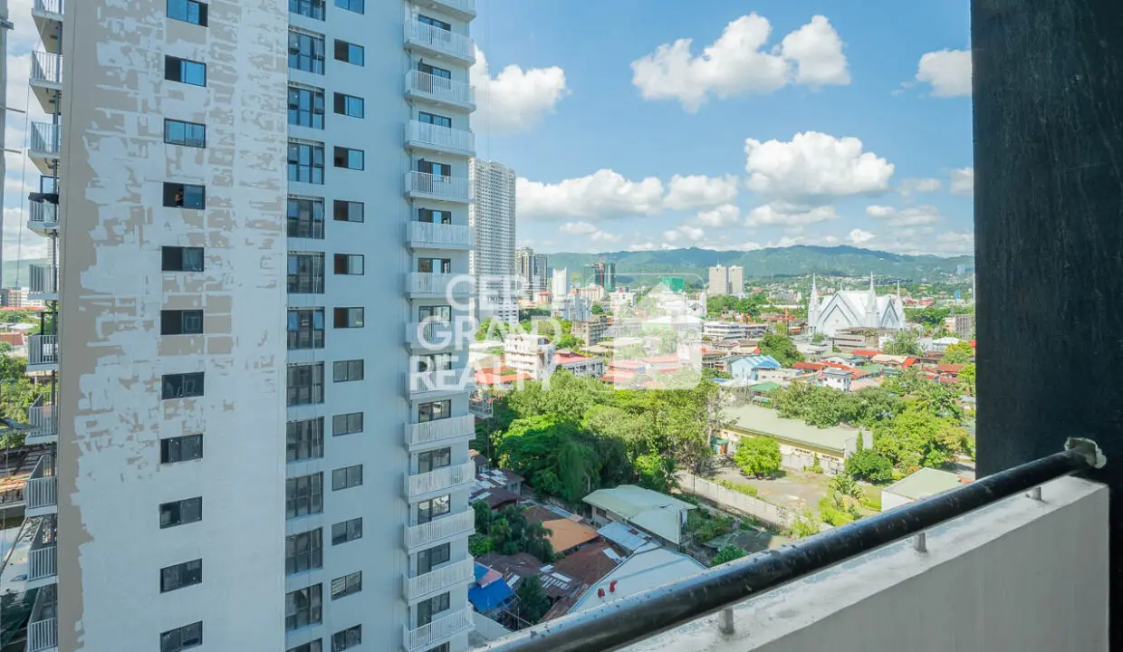 SRBQSM2 Spacious Condo with Modern Interiors in Queensland Manor - Cebu Grand Realty 8